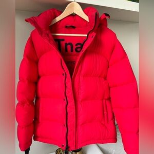 Aritzia TNA Super Puff red - S
